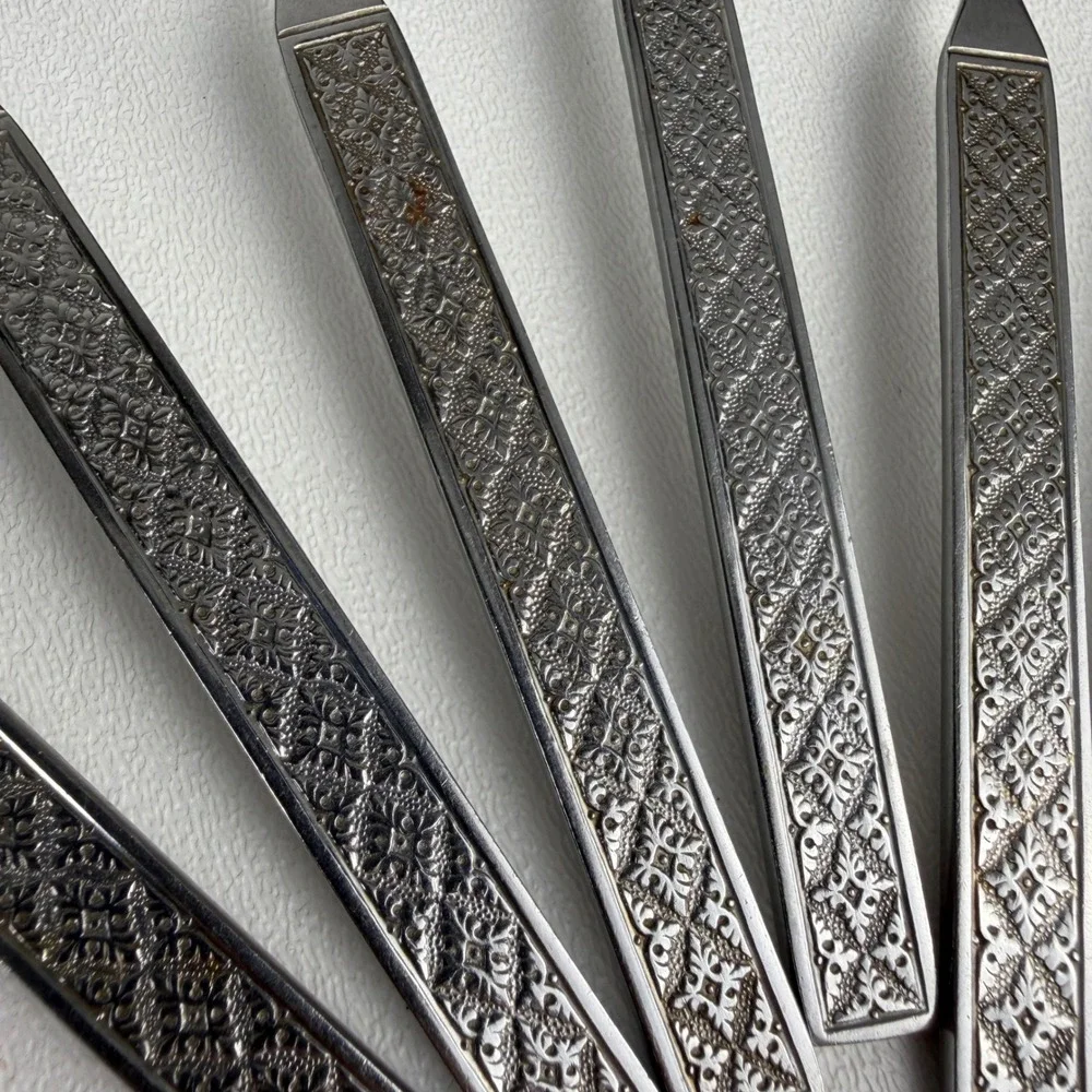 Rogers International Soup Spoons Vogue Pattern Stainless Steel Set of 6 Vintage
